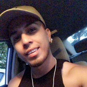 Meet your Posher, Luis roman